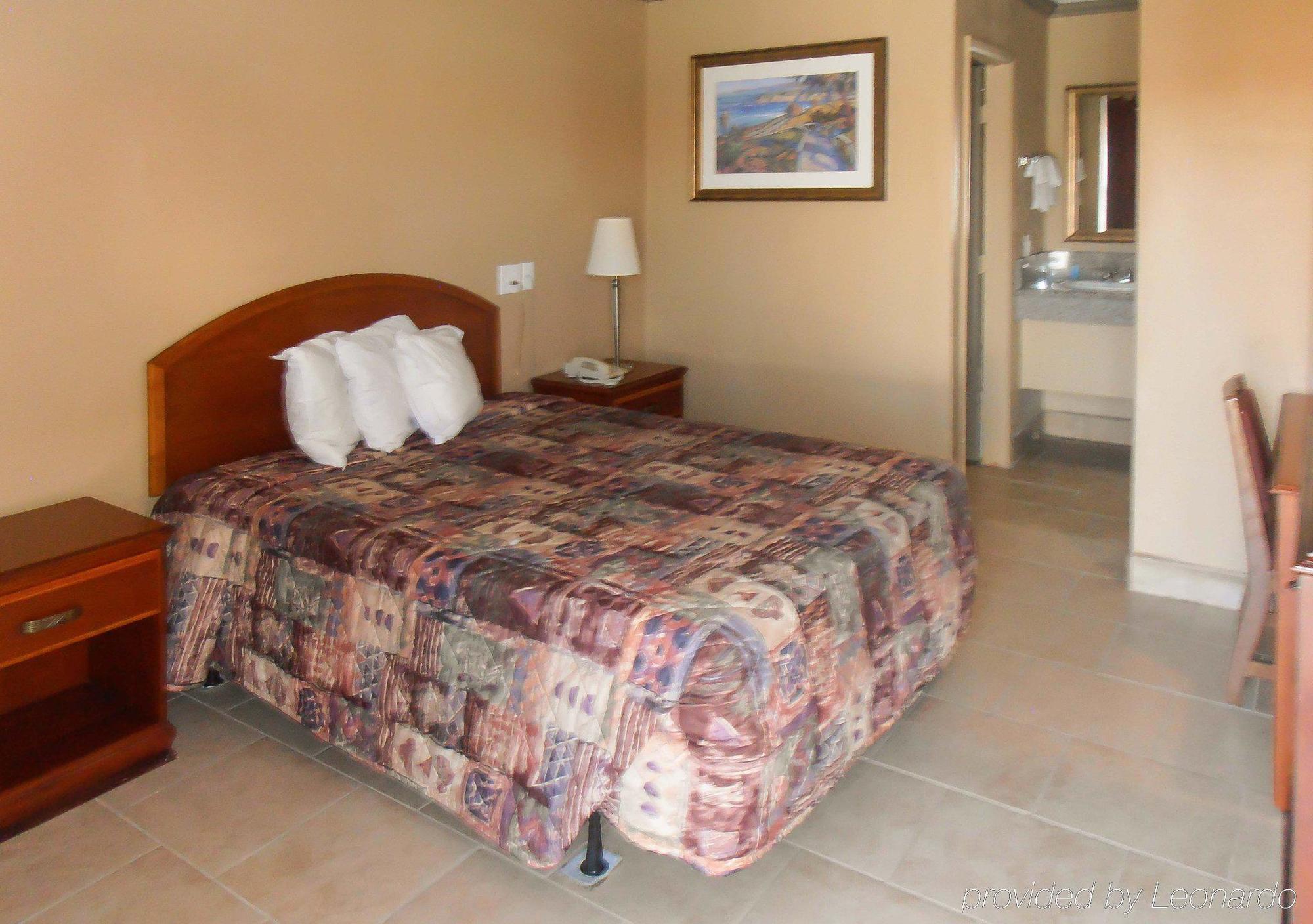 Rodeway Inn Тусон Экстерьер фото