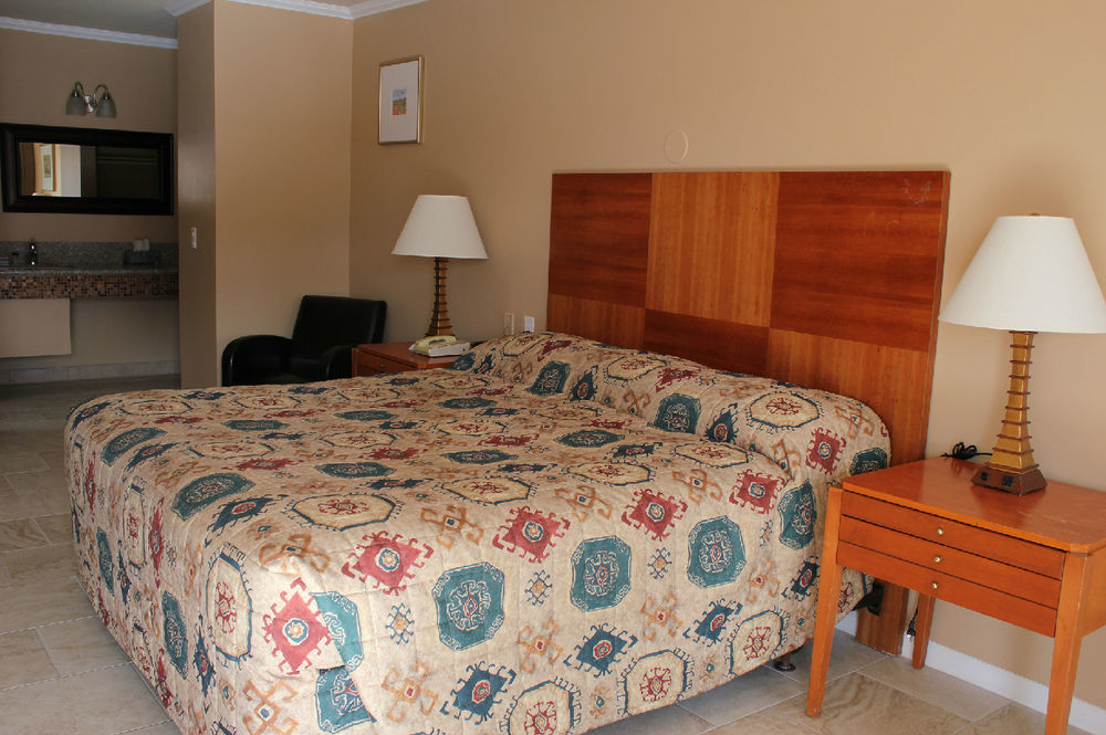 Rodeway Inn Тусон Экстерьер фото