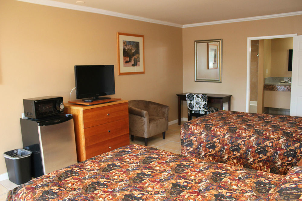 Rodeway Inn Тусон Экстерьер фото