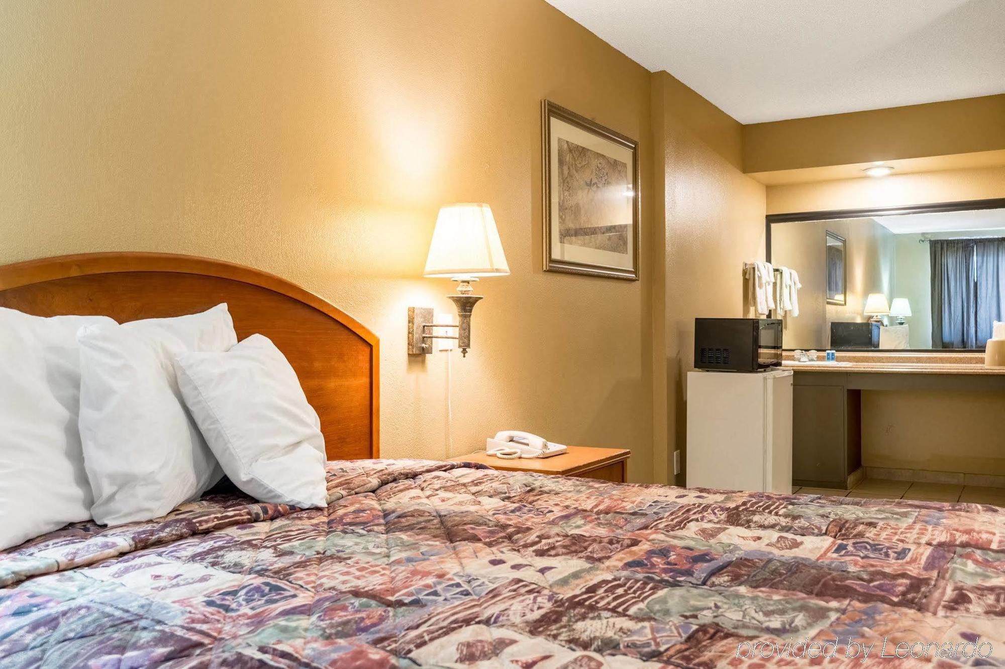 Rodeway Inn Тусон Экстерьер фото