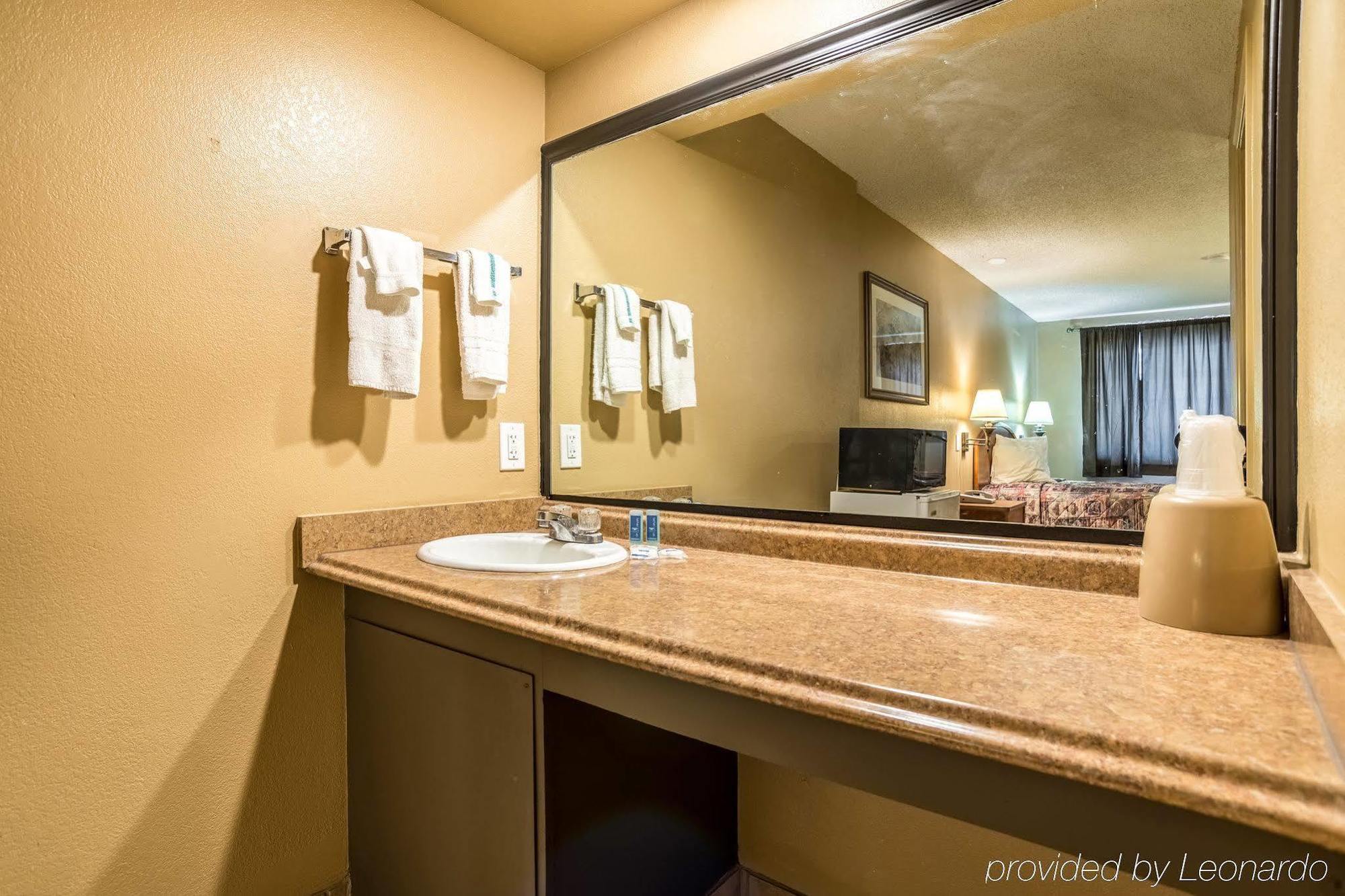 Rodeway Inn Тусон Экстерьер фото